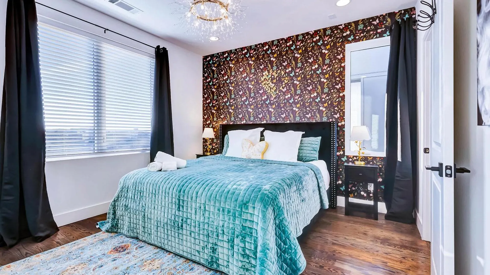 Downtown Nashville Hot Tub Game Room Karaoke Holiday home