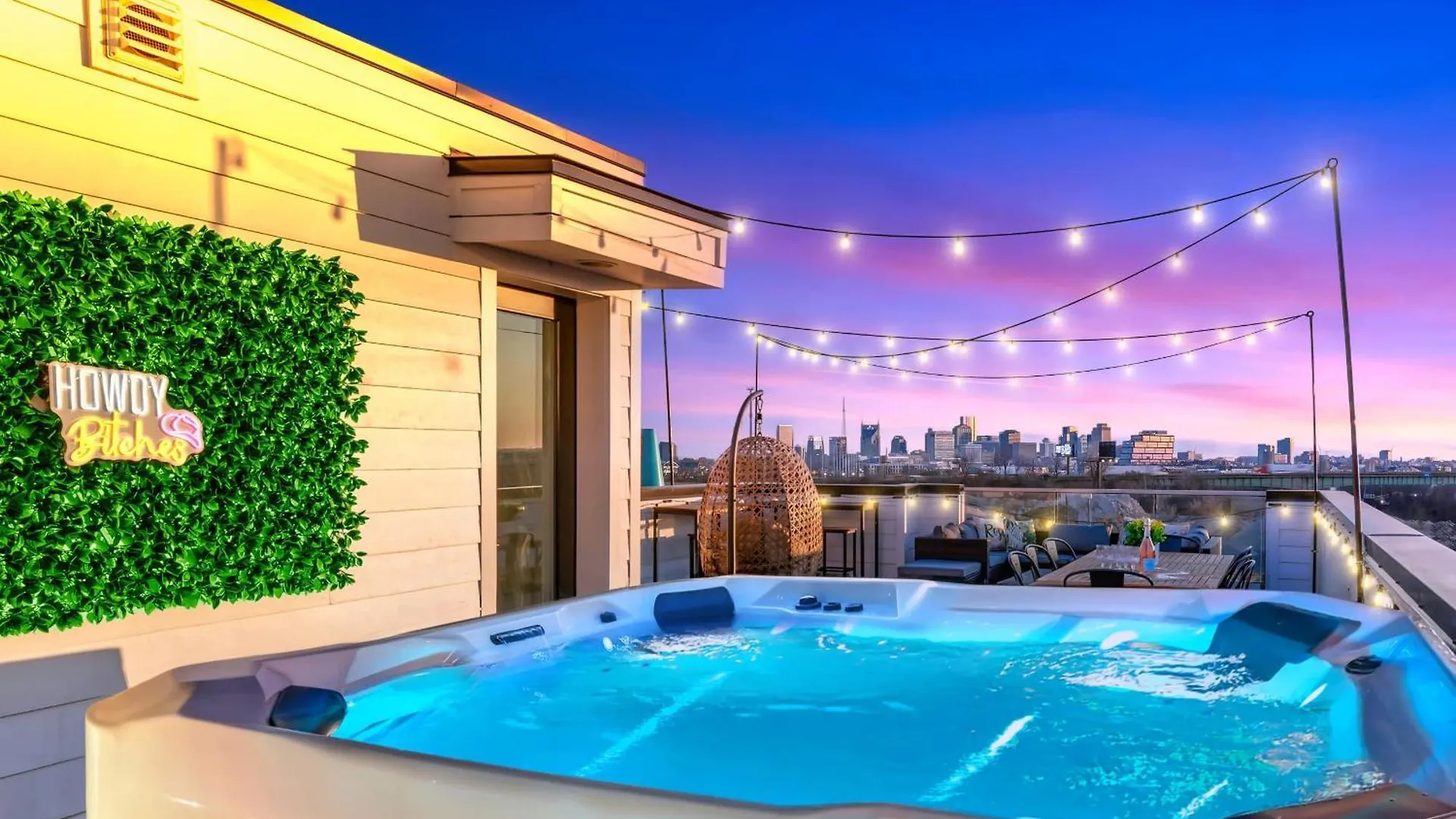 Downtown Nashville Hot Tub Game Room Karaoke Holiday home